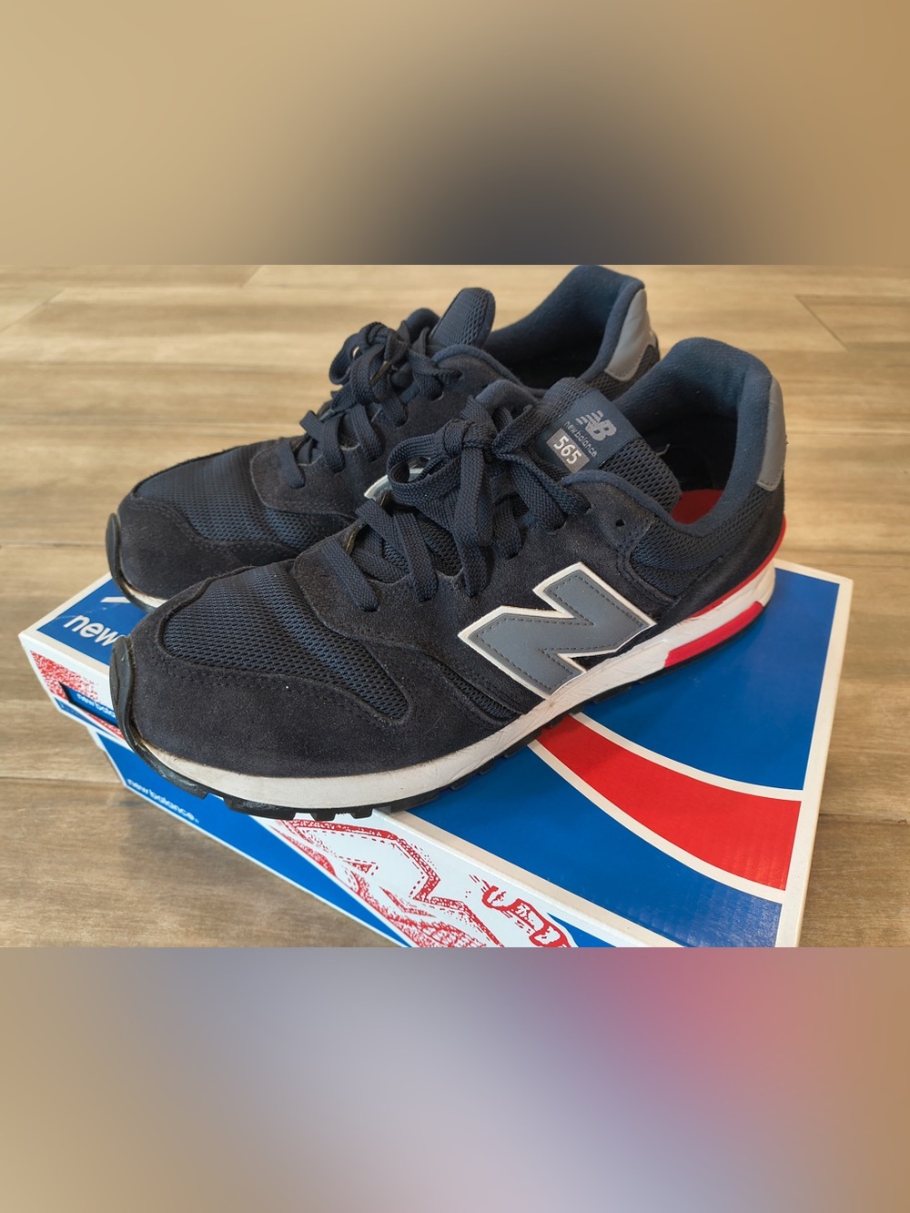 New Balance 565 Men's Navy Black with Red Accent Sneakers